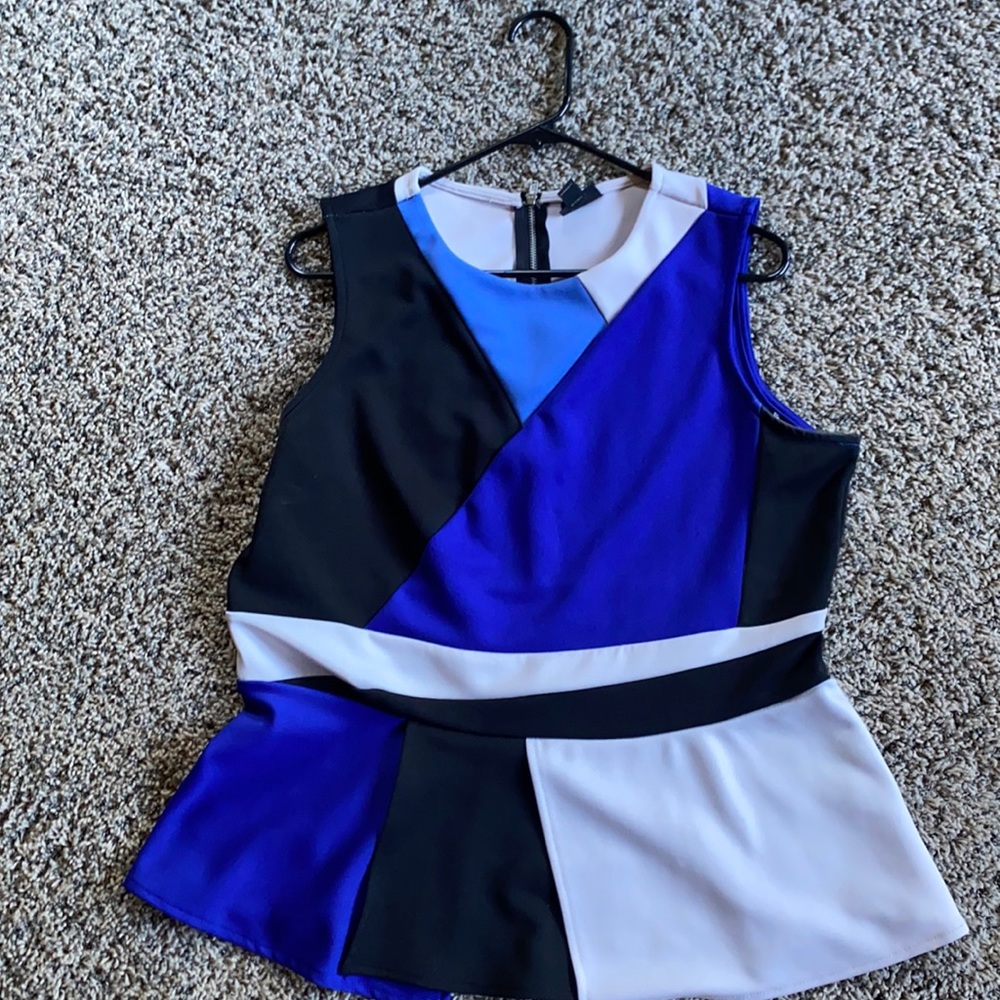 Bold , geometric shape